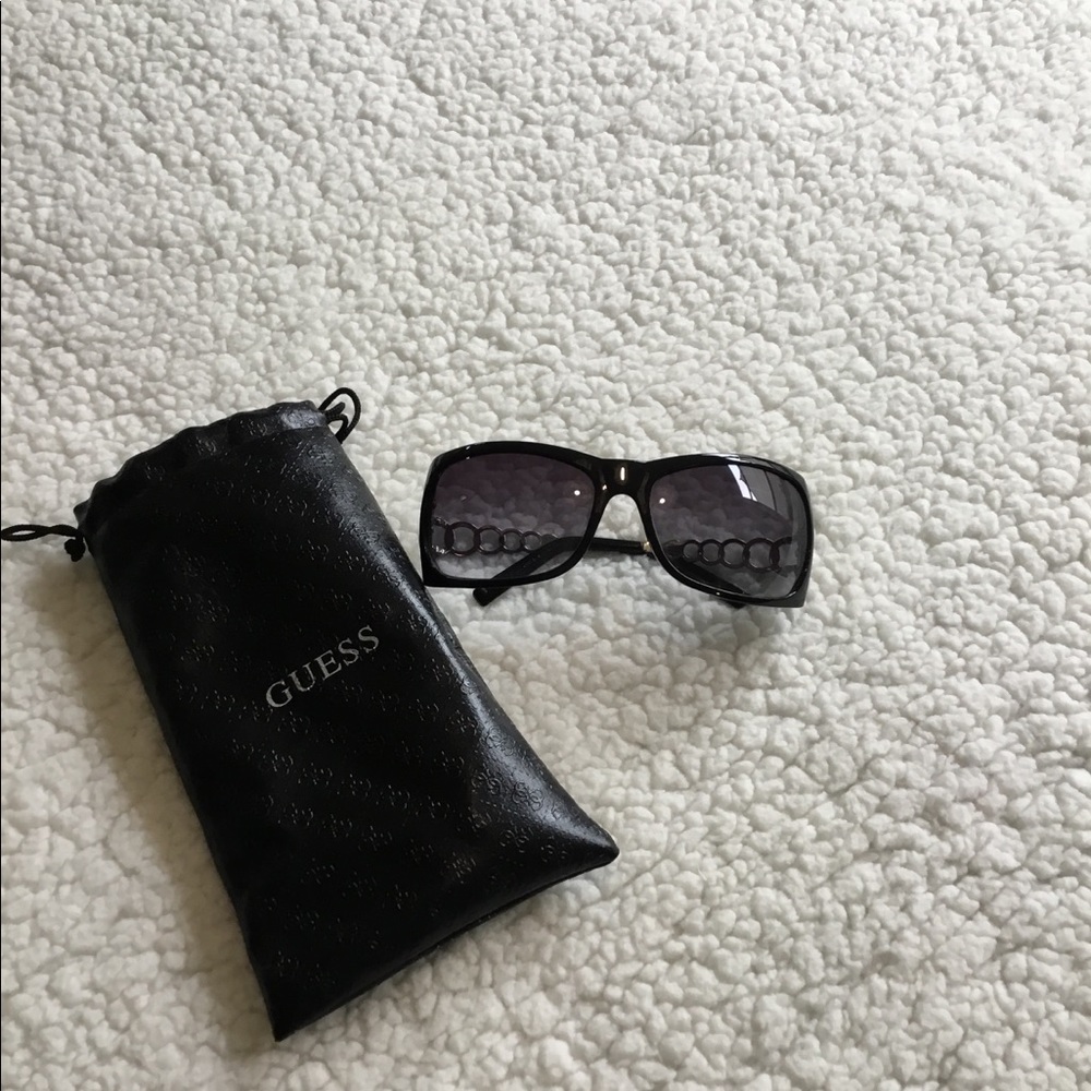 COPY - Guess sunglasses